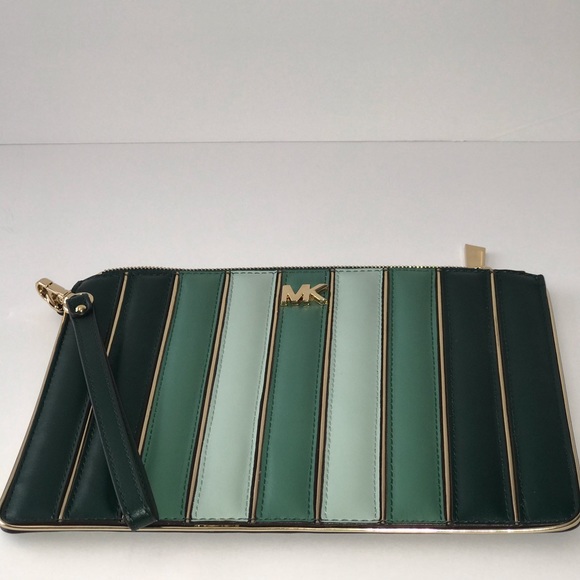 MICHAEL KORS Quilted Leather Tricolor Wristlet - Picture 7 of 15